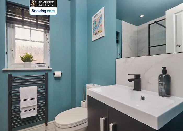 Modern 2bdr House By Homebird Management Short Lets & Serviced With Private Parking & Free Wifi Semesterbostad Leeds (West Yorkshire)