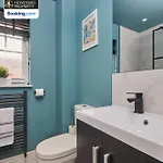 Modern 2bdr House By Homebird Management Short Lets & Serviced With Private Parking & Free Wifi Holiday home Leeds (West Yorkshire)