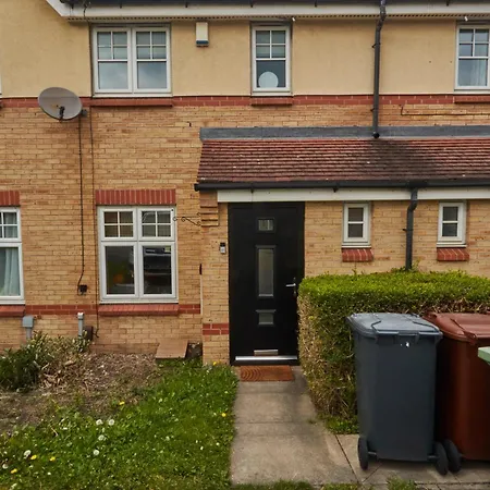 Modern 2bdr House By Homebird Management Short Lets & Serviced With Private Parking & Free Wifi