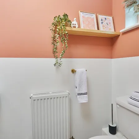 Homebird - Tavistock House * Leeds (West Yorkshire)