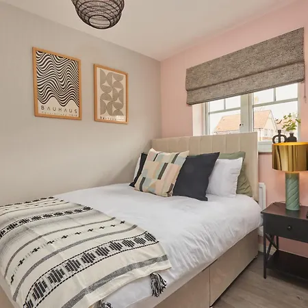 Homebird - Tavistock House * Leeds (West Yorkshire)