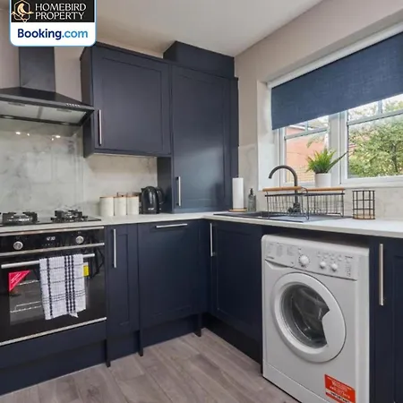 Ferienhaus Modern 2bdr House By Homebird Management Short Lets & Serviced With Private Parking & Free Wifi Leeds (West Yorkshire)